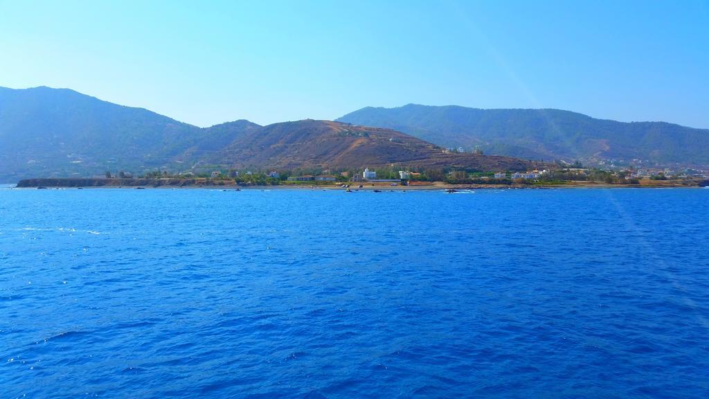Astrofegia Beachfront Villa Pomos Rom bilde